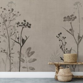 Carta da parati decorativa con motivo botanico essenziale su fondo neutro, stile naturale minimal, tonalità beige e grigio, design contemporaneo.