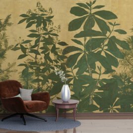 Carta da parati artistica con alberi verdi e fogliame dettagliato su sfondo dorato. Design stile giapponese elegante, ispirato alle foreste e alla natura, ideale per interni di lusso e stile Japandi.